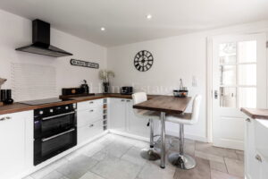 Charming Two Bedroom Cottage With Sun Trap Garden