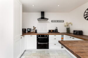 Charming Two Bedroom Cottage With Sun Trap Garden