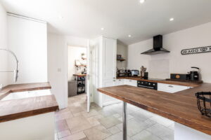 Charming Two Bedroom Cottage With Sun Trap Garden