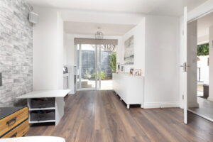 Charming Two Bedroom Cottage With Sun Trap Garden