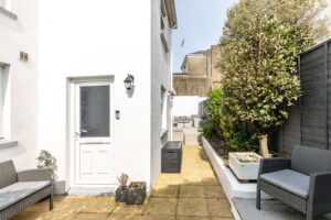 Charming Two Bedroom Cottage With Sun Trap Garden
