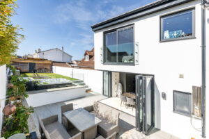 Contemporary Smart Home Moments from Green Island Beach