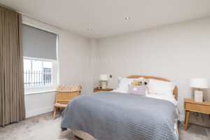 Four Bedroom Townhouse With Sea Views