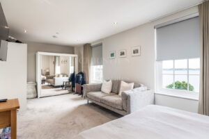 Four Bedroom Townhouse With Sea Views