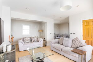 Four Bedroom Townhouse With Sea Views