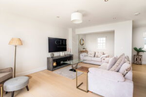 Four Bedroom Townhouse With Sea Views