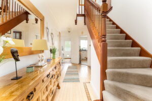 Detached House With Three Ensuite Double Bedrooms & Study
