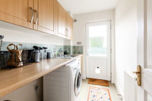 Detached House With Three Ensuite Double Bedrooms & Study