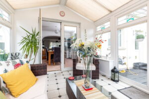 Detached House With Three Ensuite Double Bedrooms & Study