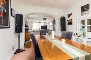 Detached House With Three Ensuite Double Bedrooms & Study