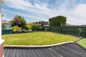 Detached House With Three Ensuite Double Bedrooms & Study
