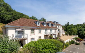 One-Bedroom Apartment with Terrace & Underground Parking – Springbank Development