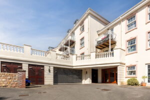 One-Bedroom Apartment with Terrace & Underground Parking – Springbank Development