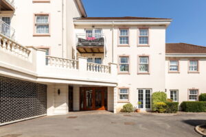 One-Bedroom Apartment with Terrace & Underground Parking – Springbank Development