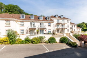 One-Bedroom Apartment with Terrace & Underground Parking – Springbank Development