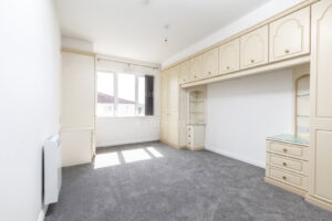 Bright Spacious Two Bedroom Apartment