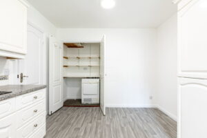 Bright Spacious Two Bedroom Apartment