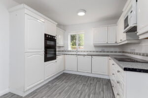 Bright Spacious Two Bedroom Apartment