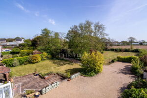 South Facing Four-Bedroom, Two-Bathroom Cottage With Large Gardens