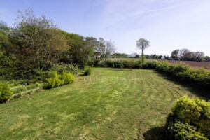 South Facing Four-Bedroom, Two-Bathroom Cottage With Large Gardens