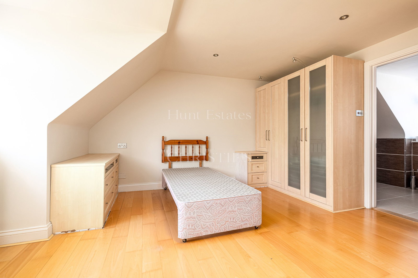 4 Bedroom Single Family Home/House's Image 12