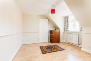 South Facing Four-Bedroom, Two-Bathroom Cottage With Large Gardens