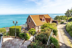 Coastal Detached Home with Exceptional Panoramic Views