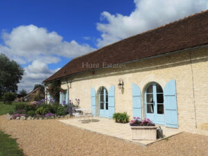 Exceptional Loire Valley Estate with Character G&icirc;te Business, France