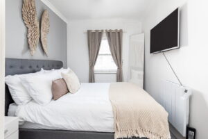 One Bedroom Cottage with Private Outside Space