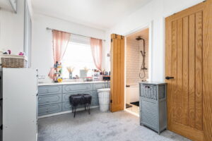 One Bedroom Cottage with Private Outside Space