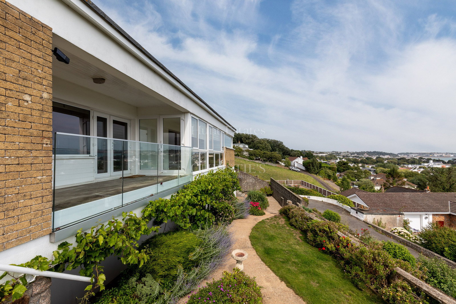 6 Bedroom Single Family Home/House's Image 27