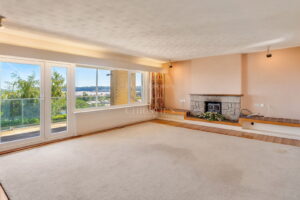 Elevated Coastal Residence with Panoramic Views and Exceptional Potential