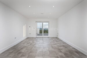 Two bedroom seaside cottage with stunning sea views