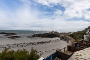 Two bedroom seaside cottage with stunning sea views