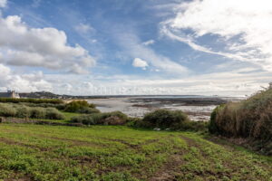 Two bedroom seaside cottage with stunning sea views