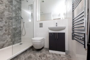 One Bedroom Apartment With Parking