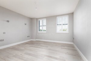 One Bedroom Apartment With Parking