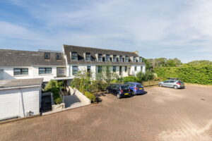 One Bedroom Apartment With Parking
