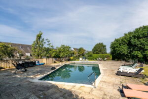One Bedroom Apartment With Parking
