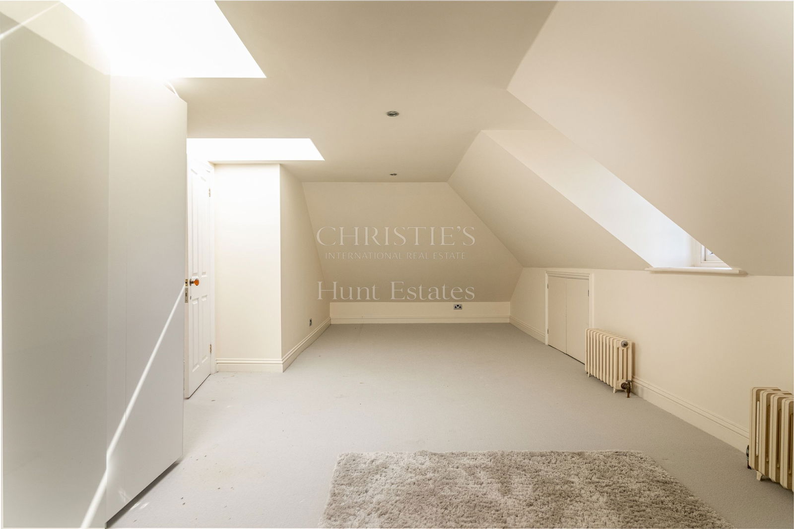 5 Bedroom Single Family Home/House's Image 37