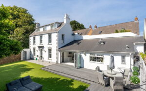 Beautifully Presented Victorian House With A Suntrap Garden