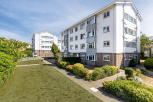 Spacious, Bright and Immaculately Presented One-Bedroom Apartment