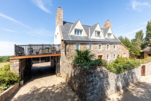 Beautifully Restored Granite Farmhouse with Countryside Views