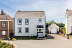 Detached Family Home with South West Facing Garden