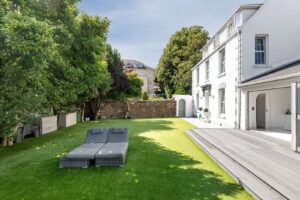 Beautifully Presented Victorian House With A Suntrap Garden