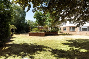 Spacious, Bright and Immaculately Presented One-Bedroom Apartment