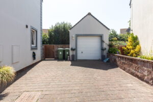 Detached Family Home with South West Facing Garden