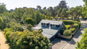 Immaculate Home In Prime Location With Direct Access To The Railway Walk