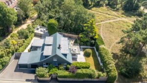Immaculate Home In Prime Location With Direct Access To The Railway Walk