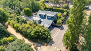 Immaculate Home In Prime Location With Direct Access To The Railway Walk